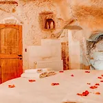 Mahperi Cappadocia Cave Hotel 2*